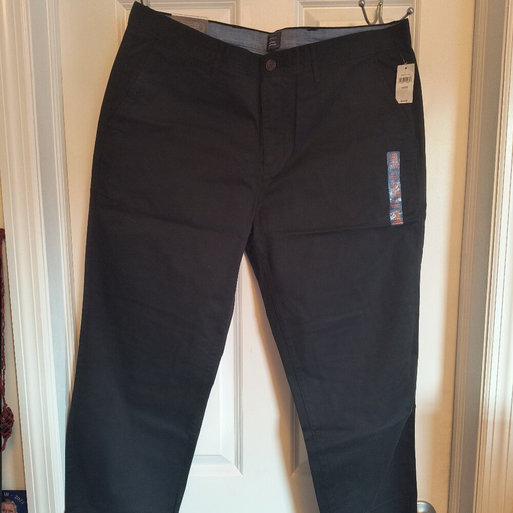New Gap Khakis Straight Stretch MENS 40/32 Pants